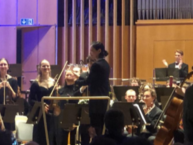 Yoorina Bae neue Leiterin des Orchesters Collegium Musicum