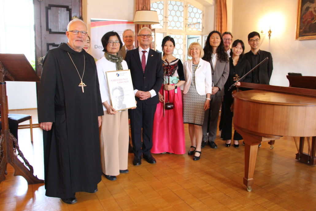 Verleihung Mirok Li-Preis der DKG an die Übersetzerin Dr. Hyang-Ki Lee